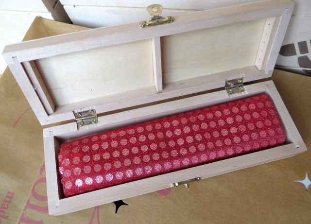 boîte tissu sequins